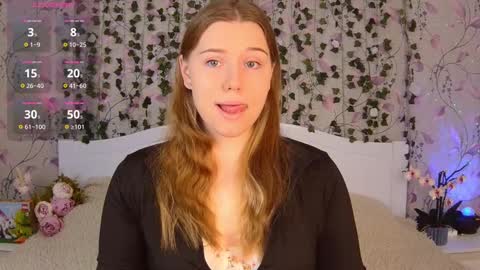 Snapshot of silent_princesses chatting on February 28, 2025, 4:21 am Chloe online show from February 28, 2025, 4:21 am