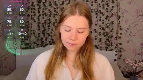 Snapshot of silent_princesses chatting on September 13, 2025, 7:19 am Chloe online show from September 13, 2025, 7:19 am