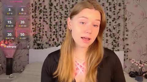 Snapshot of silent_princesses chatting on September 24, 2025, 5:00 am Chloe online show from September 24, 2025, 5:00 am