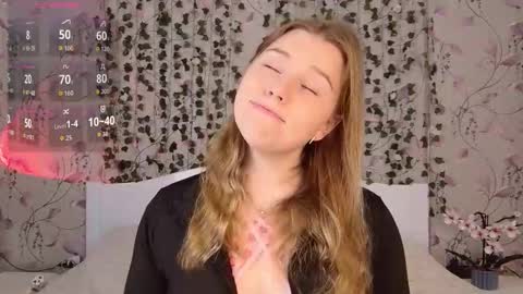 Snapshot of silent_princesses chatting on October 9, 2025, 5:05 am Chloe online show from October 9, 2025, 5:05 am