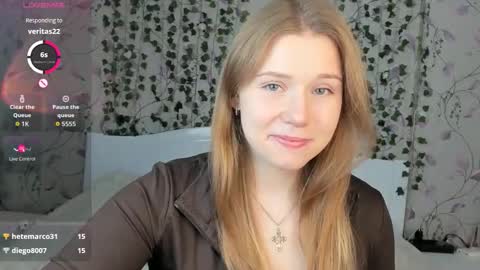 Snapshot of silent_princesses chatting on November 14, 2025, 5:06 am Chloe online show from November 14, 2025, 5:06 am