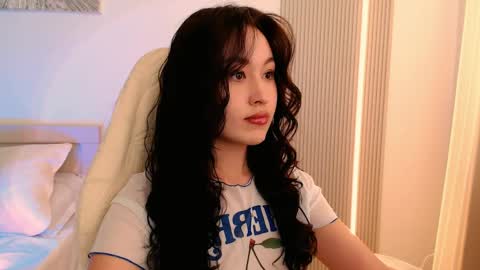 silk_ann online show from April 15, 2026, 9:16 am