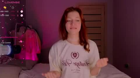 silly___woman online show from June 21, 2026, 8:22 pm