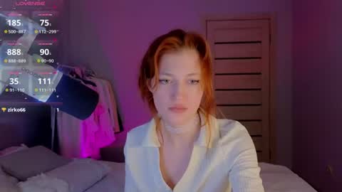 silly___woman online show from July 16, 2026, 8:04 pm
