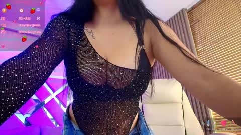 SIlvana  online show from December 17, 2024, 4:53 pm