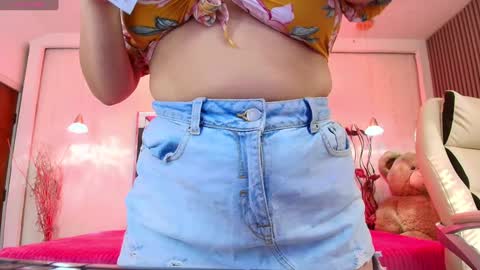 SIlvana  online show from February 4, 2025, 12:33 pm