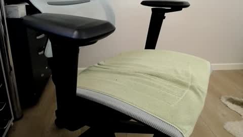 Snapshot of silverco68 chatting on October 22, 2025, 9:25 pm notyourdaddy online show from October 22, 2025, 9:25 pm