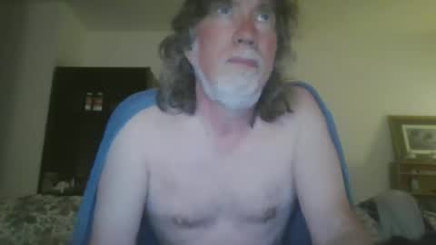 Snapshot of silverfunfox chatting on April 27, 2026, 10:35 am silverfunfox online show from April 27, 2026, 10:35 am