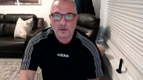 silveroli187 online show from September 18, 2025, 7:05 pm