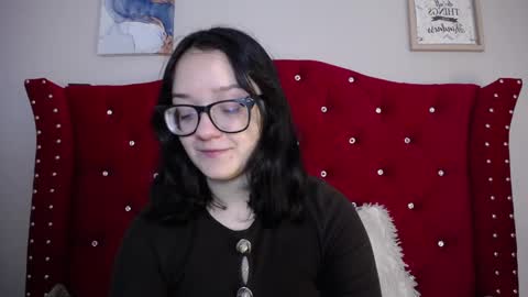 silvia_ls online show from February 5, 2025, 9:29 pm