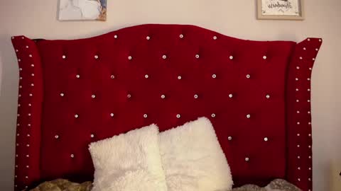 silvia_ls online show from March 7, 2025, 6:43 pm