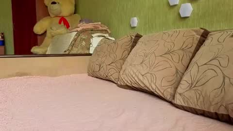 miss Anna online show from July 25, 2026, 9:18 am