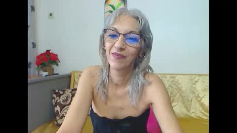 Snapshot of siminafoxx4u chatting on March 17, 2026, 7:23 am siminafoxx4u online show from March 17, 2026, 7:23 am