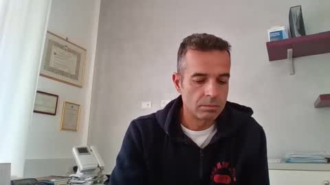 Snapshot of simmeturbate chatting on November 18, 2025, 11:47 am Italiandaddyitalydickassbottomassholecomshowmasturbatenudeboyitalyatleticcutemuscolarhardcockdickboy online show from November 18, 2025, 11:47 am