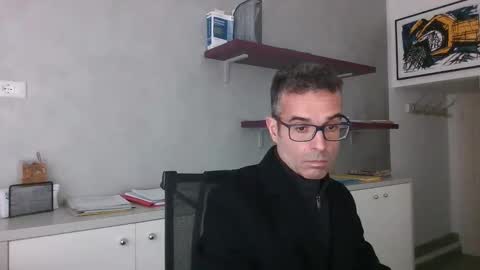 Snapshot of simmeturbate chatting on November 21, 2025, 3:11 pm Italiandaddyitalydickassbottomassholecomshowmasturbatenudeboyitalyatleticcutemuscolarhardcockdickboy online show from November 21, 2025, 3:11 pm