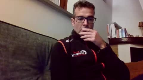 Snapshot of simmeturbate chatting on January 8, 2026, 10:01 pm Italiandaddyitalydickassbottomassholecomshowmasturbatenudeboyitalyatleticcutemuscolarhardcockdickboy online show from January 8, 2026, 10:01 pm