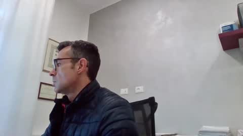 Snapshot of simmeturbate chatting on January 10, 2026, 7:21 am Italiandaddyitalydickassbottomassholecomshowmasturbatenudeboyitalyatleticcutemuscolarhardcockdickboy online show from January 10, 2026, 7:21 am