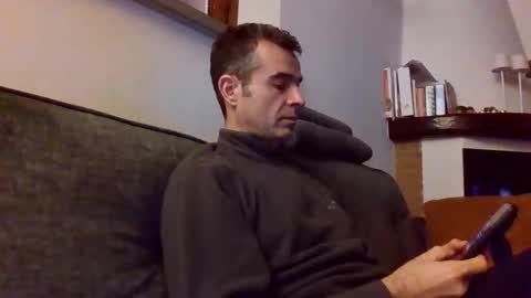 Snapshot of simmeturbate chatting on February 6, 2026, 9:18 pm Italiandaddyitalydickassbottomassholecomshowmasturbatenudeboyitalyatleticcutemuscolarhardcockdickboy online show from February 6, 2026, 9:18 pm