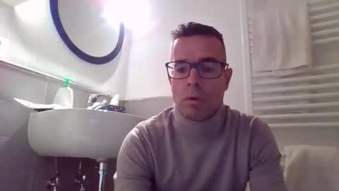 Snapshot of simmeturbate chatting on February 23, 2026, 7:06 am Italiandaddyitalydickassbottomassholecomshowmasturbatenudeboyitalyatleticcutemuscolarhardcockdickboy online show from February 23, 2026, 7:06 am