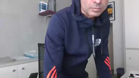 Snapshot of simmeturbate chatting on February 28, 2026, 9:32 am Italiandaddyitalydickassbottomassholecomshowmasturbatenudeboyitalyatleticcutemuscolarhardcockdickboy online show from February 28, 2026, 9:32 am