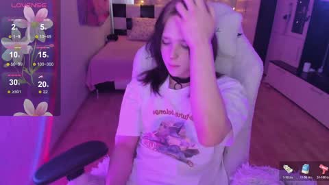 Snapshot of simochka_ chatting on April 7, 2026, 10:26 am Simochka online show from April 7, 2026, 10:26 am