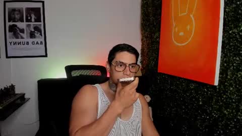 Snapshot of simon_cortes chatting on August 4, 2026, 11:13 am Simon Cortes online show from August 4, 2026, 11:13 am