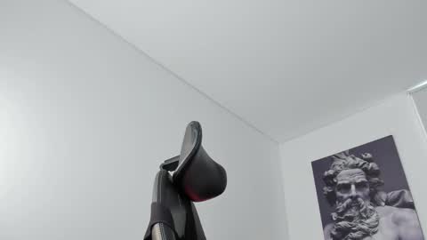 simon_leon01 online show from October 22, 2025, 11:21 am