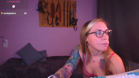 simona_moonshine online show from April 6, 2026, 8:10 pm
