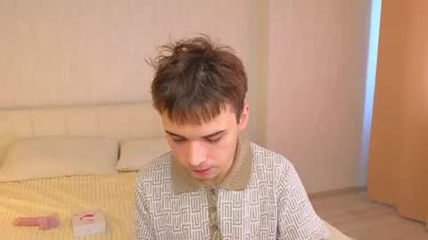 Snapshot of simonboy592 chatting on June 9, 2026, 11:11 am Alex online show from June 9, 2026, 11:11 am