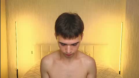Snapshot of simonboy592 chatting on July 24, 2026, 9:40 am Alex online show from July 24, 2026, 9:40 am