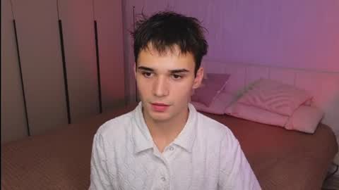 Snapshot of simonboy592 chatting on August 1, 2026, 2:27 pm Alex online show from August 1, 2026, 2:27 pm