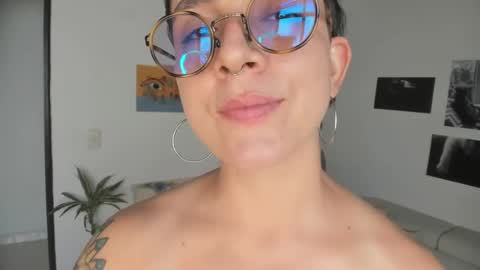 Sim. online show from January 8, 2025, 4:33 pm