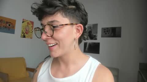 Sim. online show from February 11, 2025, 6:44 pm