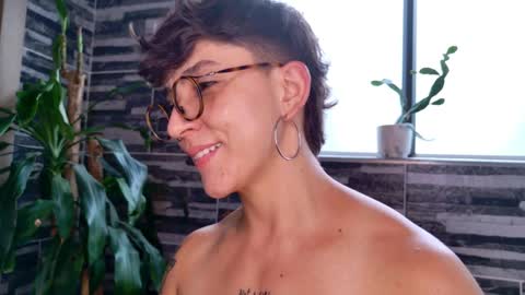 Sim. online show from March 4, 2025, 6:07 pm