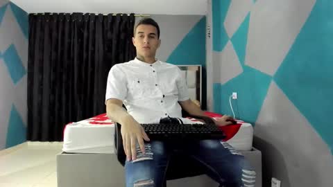 Snapshot of simonkeler chatting on January 6, 2025, 1:31 am SIMON KELER online show from January 6, 2025, 1:31 am