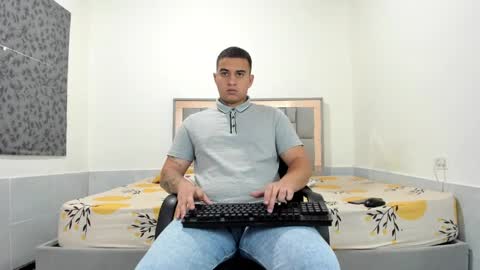 SIMON KELER online show from May 13, 2026, 11:11 pm