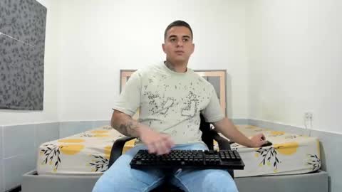 SIMON KELER online show from May 15, 2026, 11:01 pm