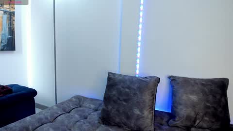  Simon  online show from February 1, 2025, 4:11 pm