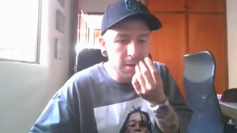 simonm777 online show from October 16, 2025, 6:42 pm