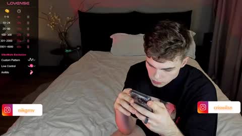 Snapshot of simonwnl chatting on January 7, 2025, 7:49 pm Simon online show from January 7, 2025, 7:49 pm