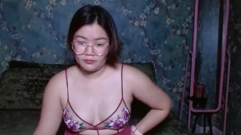 Snapshot of simply_niki chatting on January 12, 2026, 1:38 pm zia online show from January 12, 2026, 1:38 pm