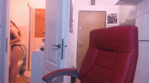 simyhvn online show from November 1, 2025, 6:32 pm