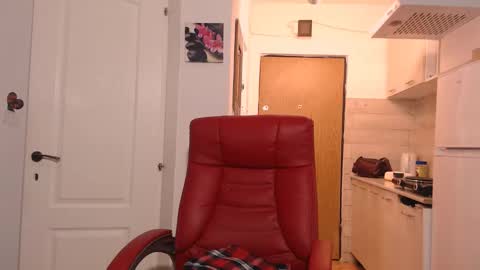 simyhvn online show from February 3, 2026, 5:27 am