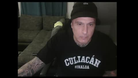 Snapshot of sinalco1975 chatting on May 1, 2026, 1:54 am sinalco1975 online show from May 1, 2026, 1:54 am