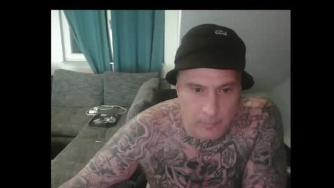 Snapshot of sinalco1975 chatting on May 15, 2026, 2:51 am sinalco1975 online show from May 15, 2026, 2:51 am