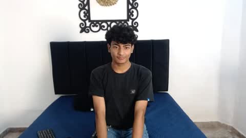 Snapshot of sinboy_ chatting on April 19, 2026, 11:09 am online show from April 19, 2026, 11:09 am