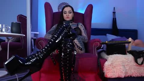 Ms. Sindel online show from February 3, 2025, 2:24 pm