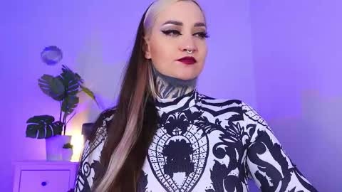 Ms. Sindel online show from September 11, 2025, 1:11 pm