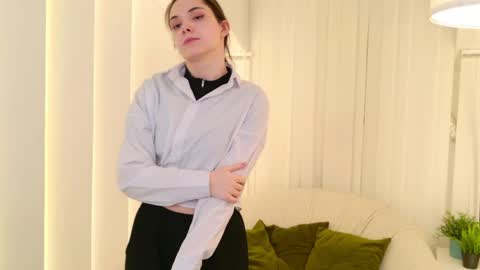 sindell_cryell online show from May 15, 2026, 9:44 pm