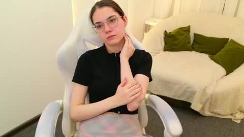 sindell_cryell online show from May 18, 2026, 9:09 pm